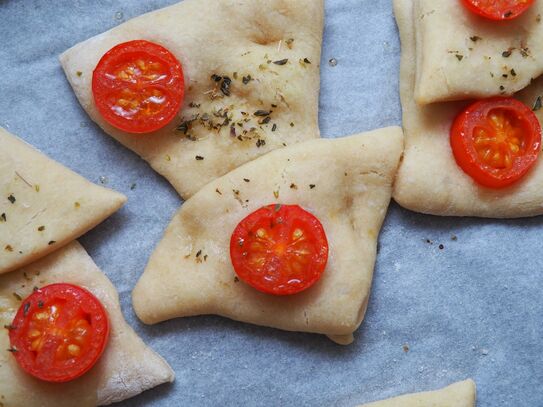Lieblingsrezept: Fladenbrot mit Tomaten und Schafskäse