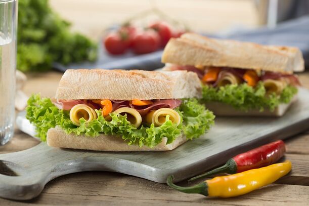 Lieblingsrezept: Gefülltes Baguette im Speckmantel