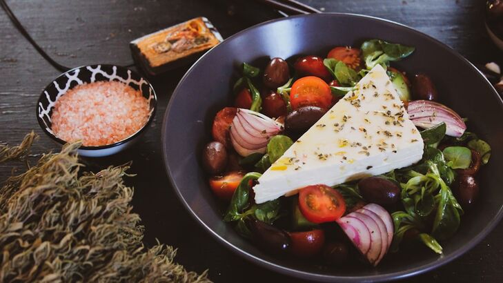 Knusprige Teigtaschen mit Feta