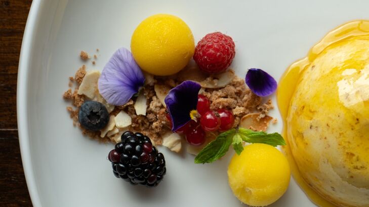 Kokos Panna cotta mit Ananas