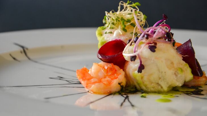 Mediterraner Kartoffelsalat mit Garnelen