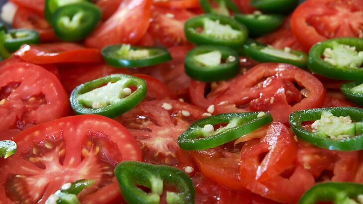 Pebre – chilenischer Tomaten-Koriander-Dip