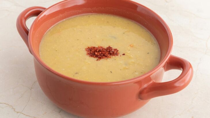 Riesling-Senfsuppe mit Blutwurstravioli