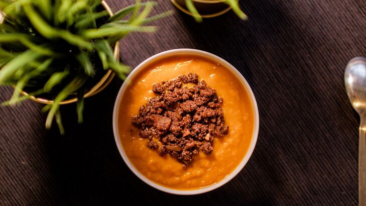 Scharfes Tomatensüppchen mit Chorizo