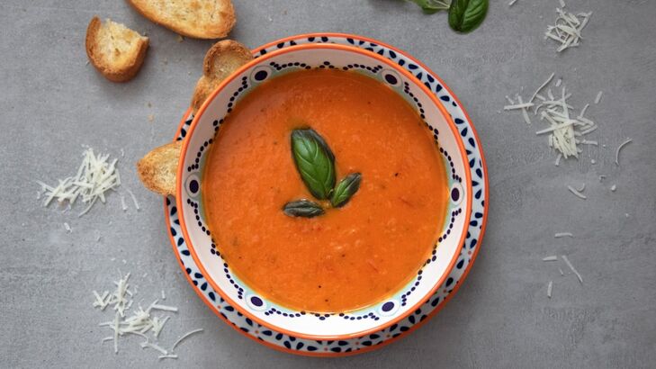 Suppe von gerösteter Paprika & Tomate