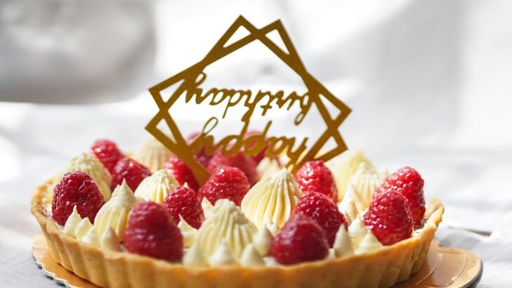 Vanillegusstarte mit Himbeeren