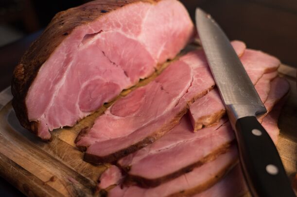 Lieblingsrezept: Kürbis-Maronen-Süppchen mit geraspeltem Hokkaido und Wildschweinschinken