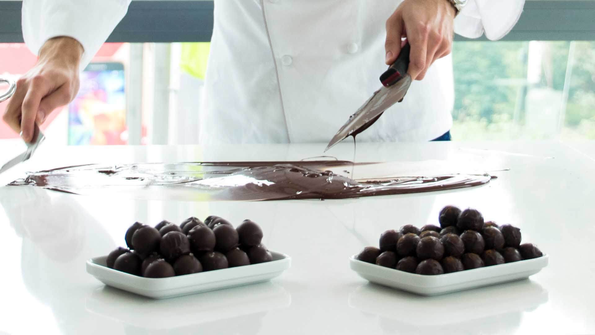 Frische Pralinen im Patisserie Kochkurs »Pralinen – Die süßen Kugeln«